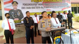 Jaringan Internasional, Tim Gabungan Polres dan BC Bengkalis Ringkus Kurir Shabu dan Senpi
